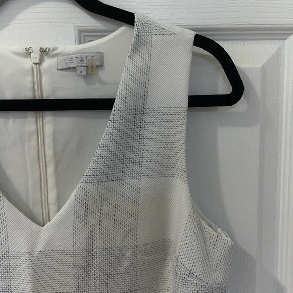 1. STATE Womens Ivory/Black Plaid Sleeveless V-Neck Asymmetrical Shift Dress - Picture 2 of 15